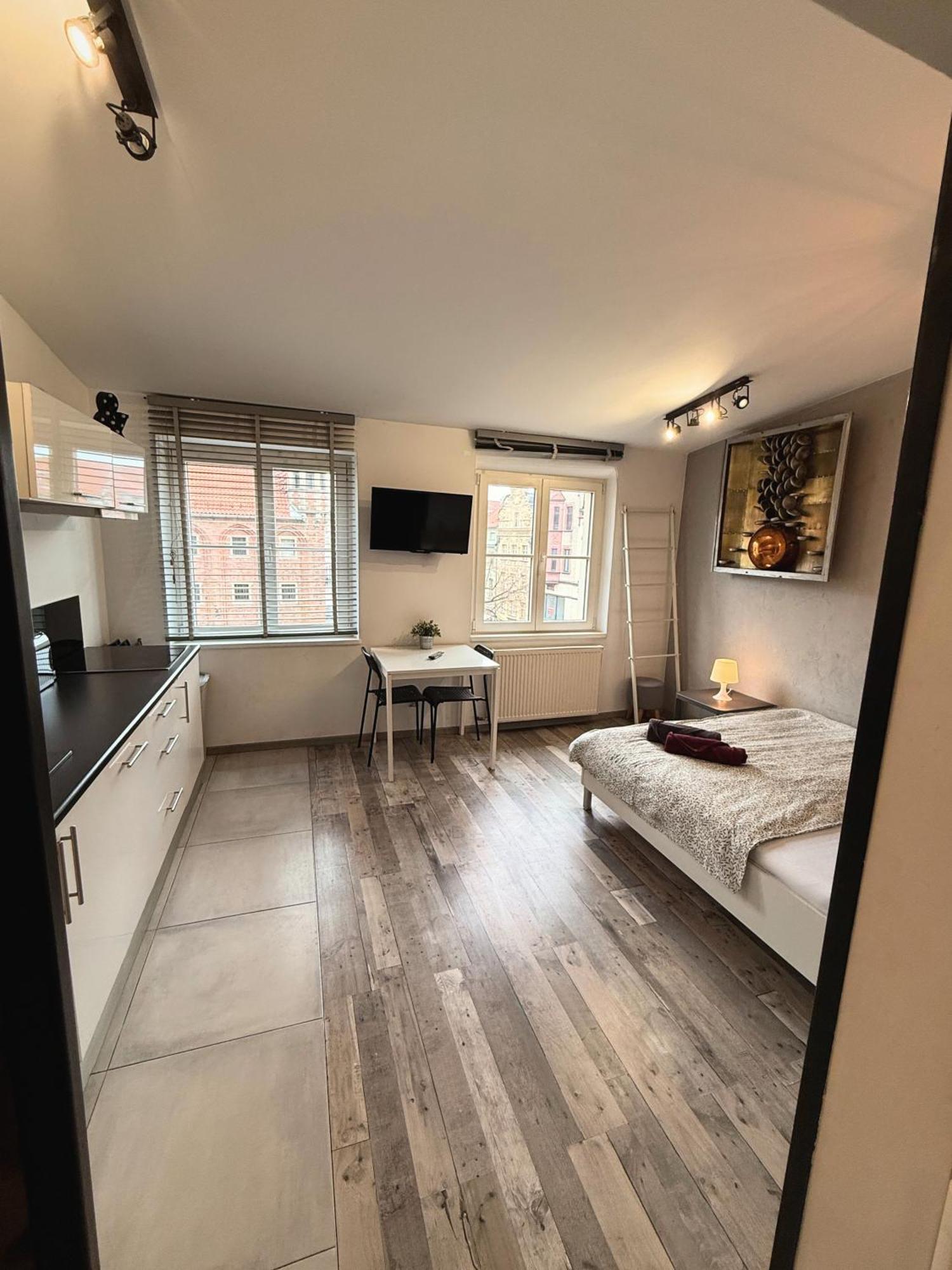 Apartament Z Widokiem Na Pomnik Kopernika - Rynek Staromiejski Torun Ngoại thất bức ảnh