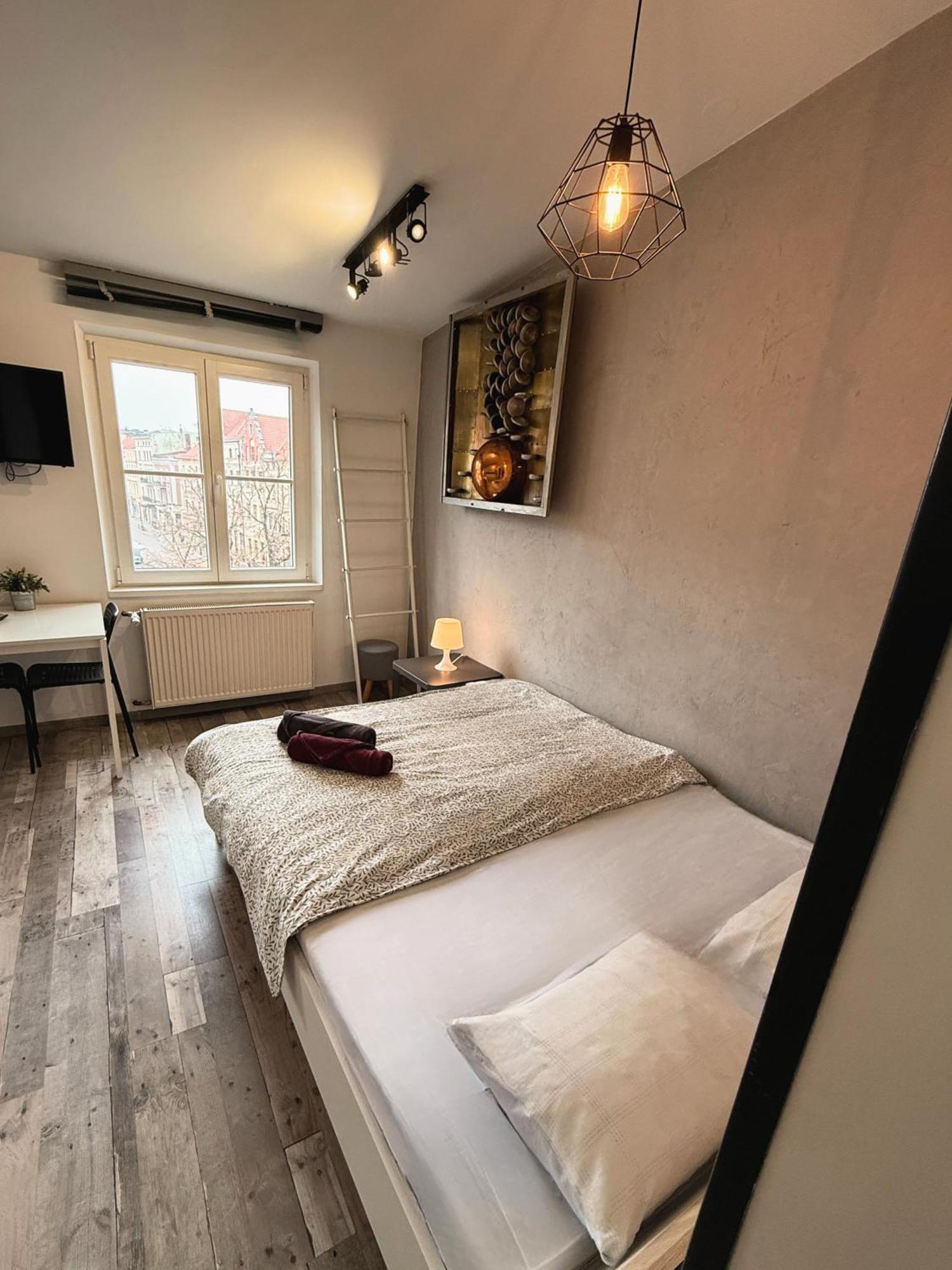Apartament Z Widokiem Na Pomnik Kopernika - Rynek Staromiejski Torun Ngoại thất bức ảnh